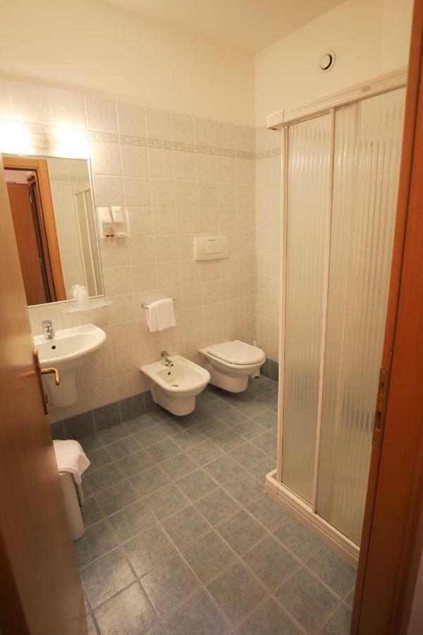 Hotel Da Roberto Лацизе Екстериор снимка