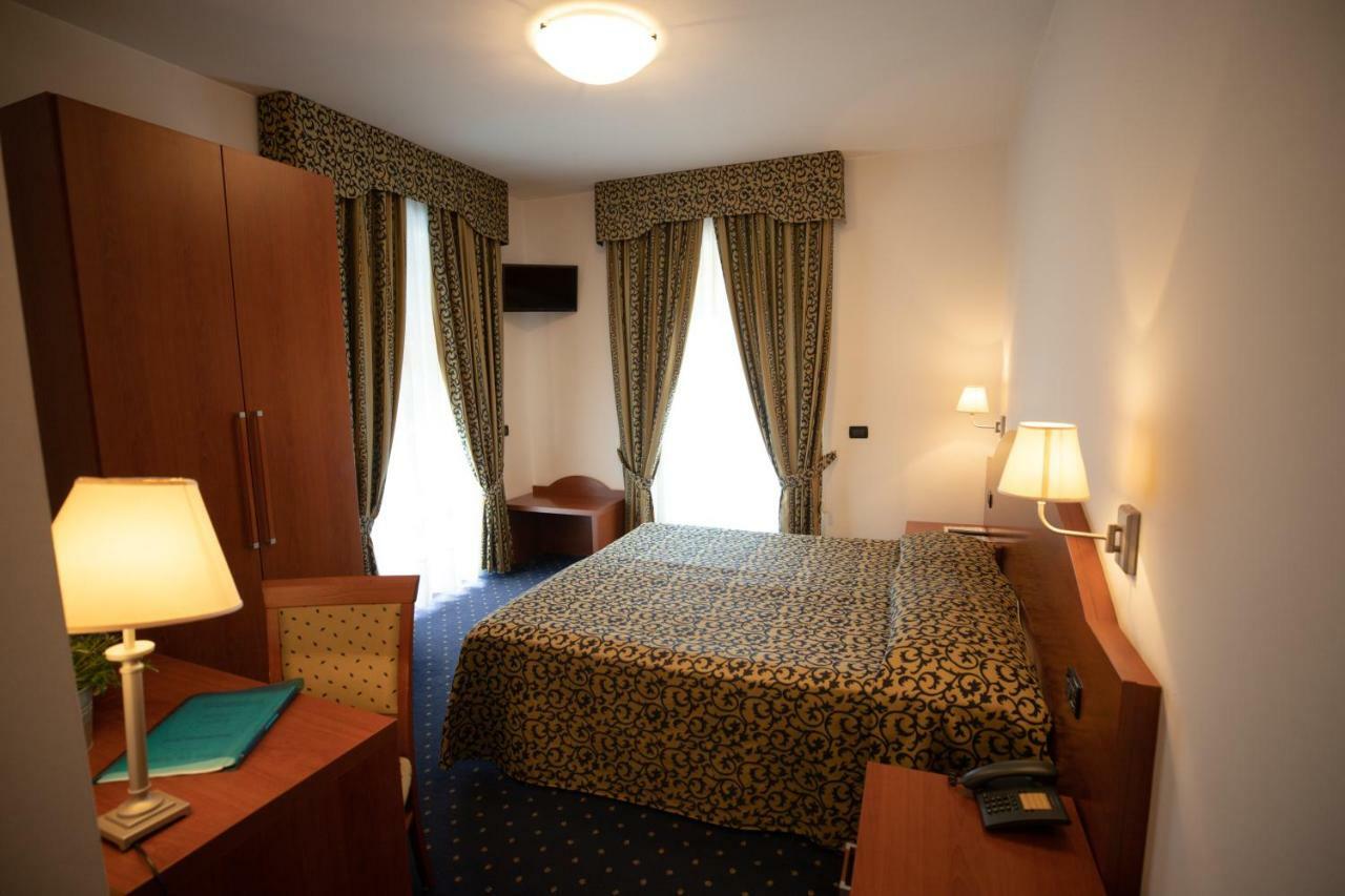Hotel Da Roberto Лацизе Екстериор снимка